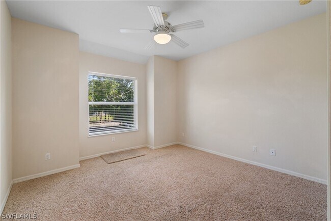 Building Photo - 4011 Tarpon Ave