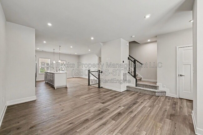 Building Photo - 9342 Mallard Mls Dr