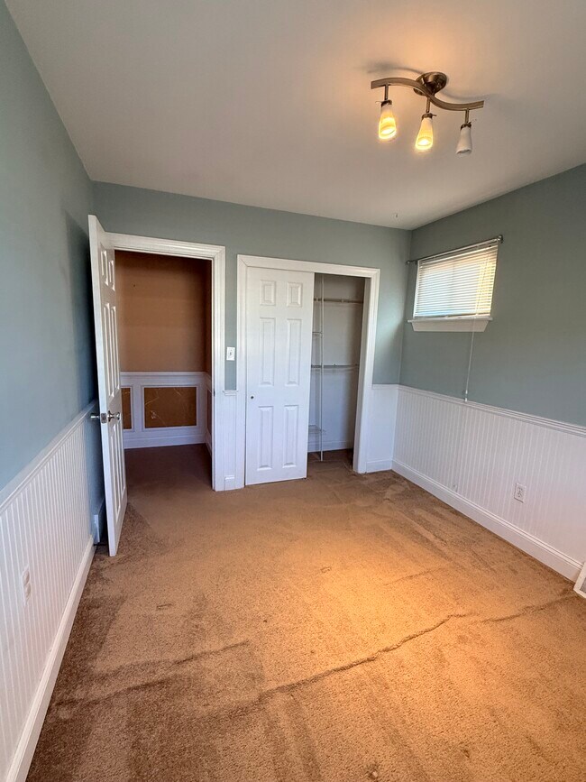 Building Photo - 3808 Ronnald Dr