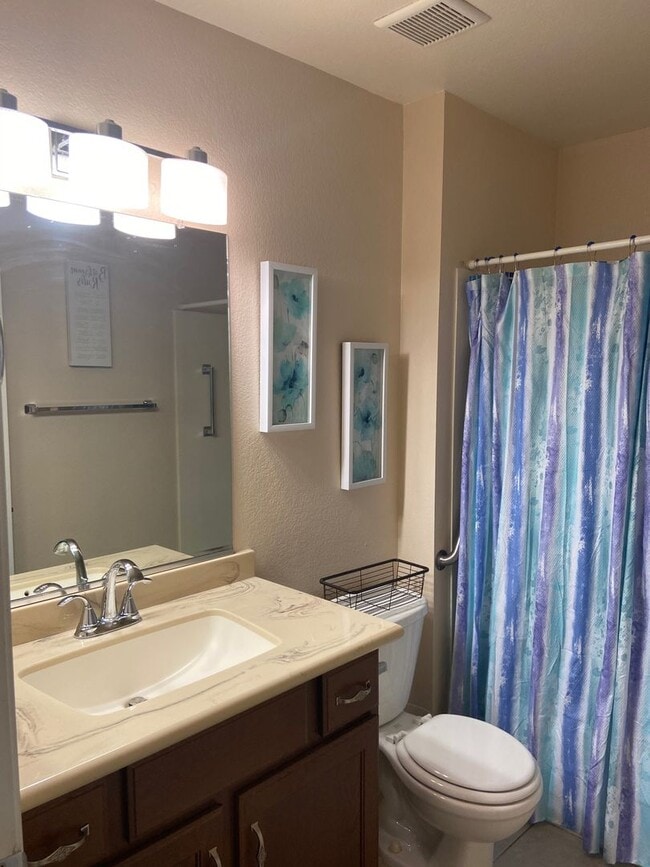 Building Photo - Sun City - Short Term Rental - Fully Furnished