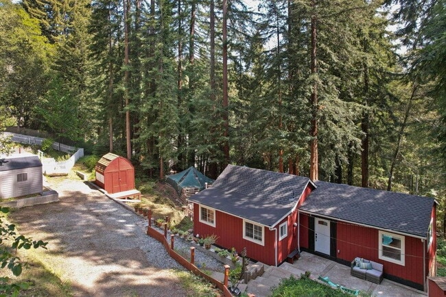 Building Photo - Serene Felton Retreat – Spacious Home Nest...
