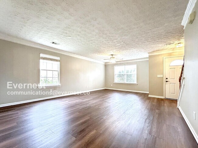 Building Photo - 520 Kensigton Park Dr