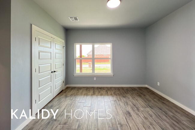 Building Photo - 520 Kearny Ln