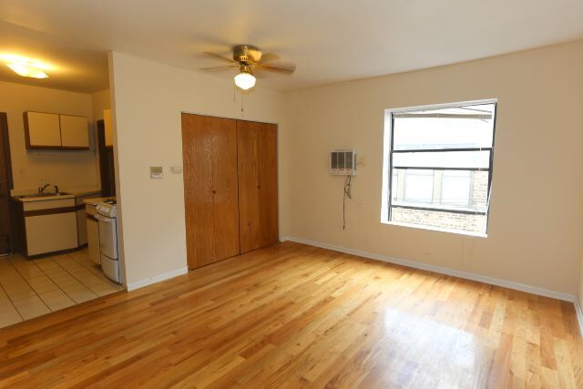 Building Photo - 814 W Cornelia Ave