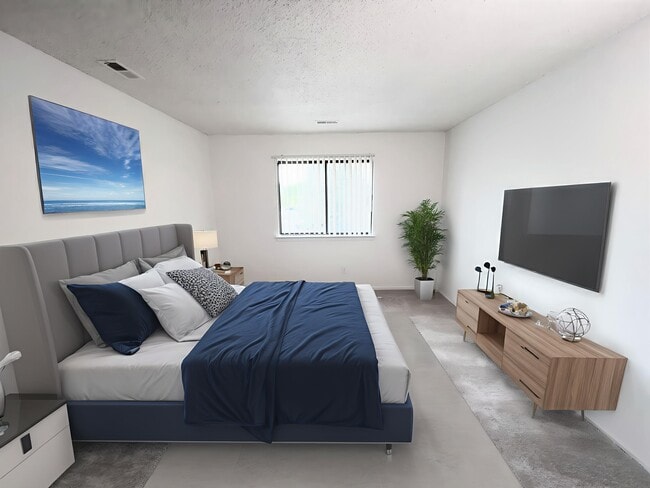 Building Photo - Sandhurst Apartments