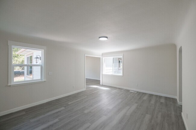 Building Photo - 1247 Clark Mill Rd