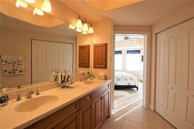 Building Photo - 501 Haben Blvd