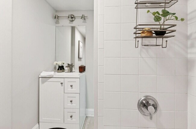 Building Photo - 1504 4th St NE