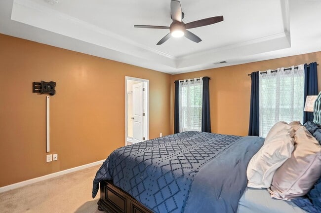 Building Photo - Beautifully Maintained 3-Bedroom Home with...