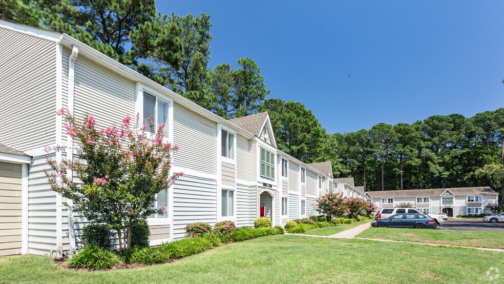 Primary Photo - Linkhorn Bay Apartments
