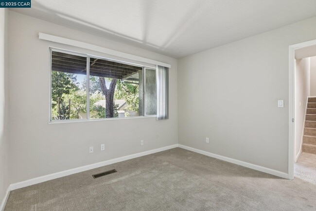 Building Photo - 1035 Alta Mesa Dr