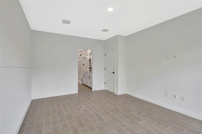 Building Photo - 301 Silver Sands Ln