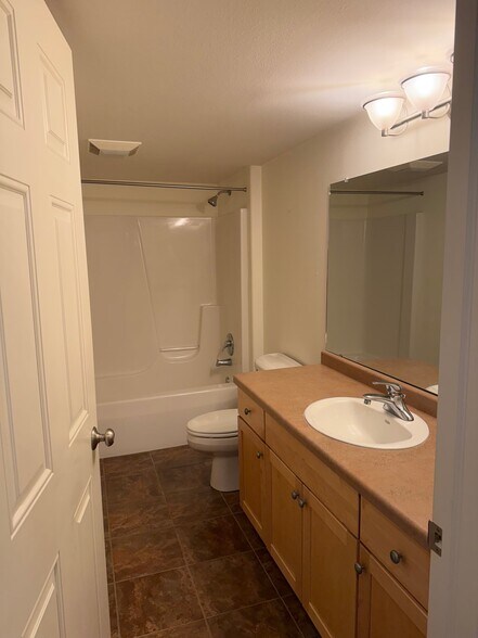 Building Photo - 4892 Monarch Dr