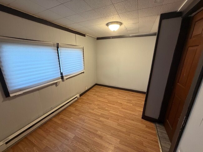 Building Photo - 12 Beard-S