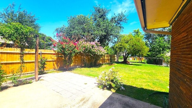 Building Photo - 3 Bed 1.5 Bath in the Coronado Heights 2nd Addn NW OKC