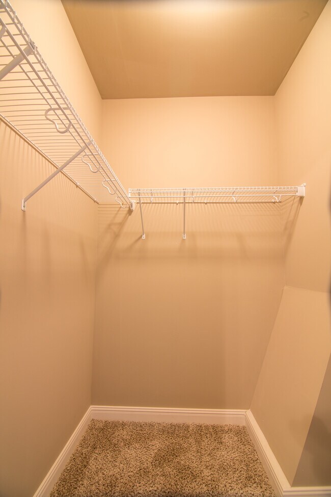 Building Photo - 374 Big Station Camp Blvd