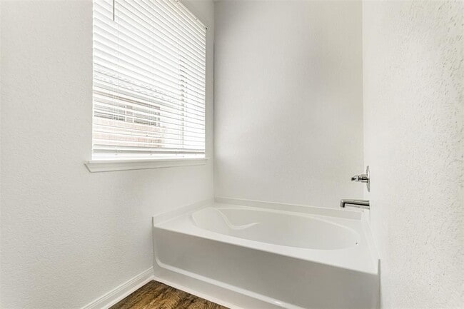 Building Photo - 14717 Pinion Ct
