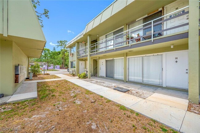 Building Photo - 1852 Golf View Ave