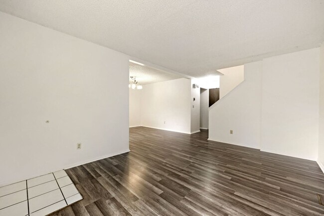 Building Photo - 10210 Quivas St
