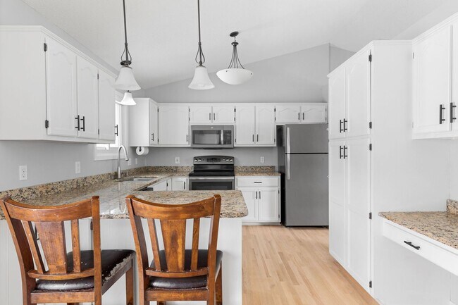 Building Photo - 445 43rd Ave NW