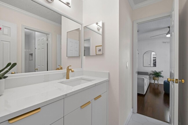 Building Photo - 61 Dorchester Cir