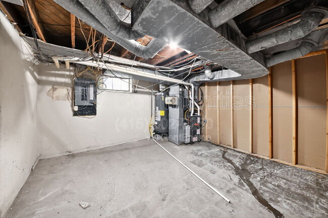 Building Photo - 1818 Lawn Ave