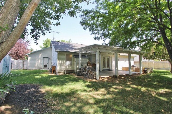 Building Photo - Single-Level Home in Quiet Neighborhood