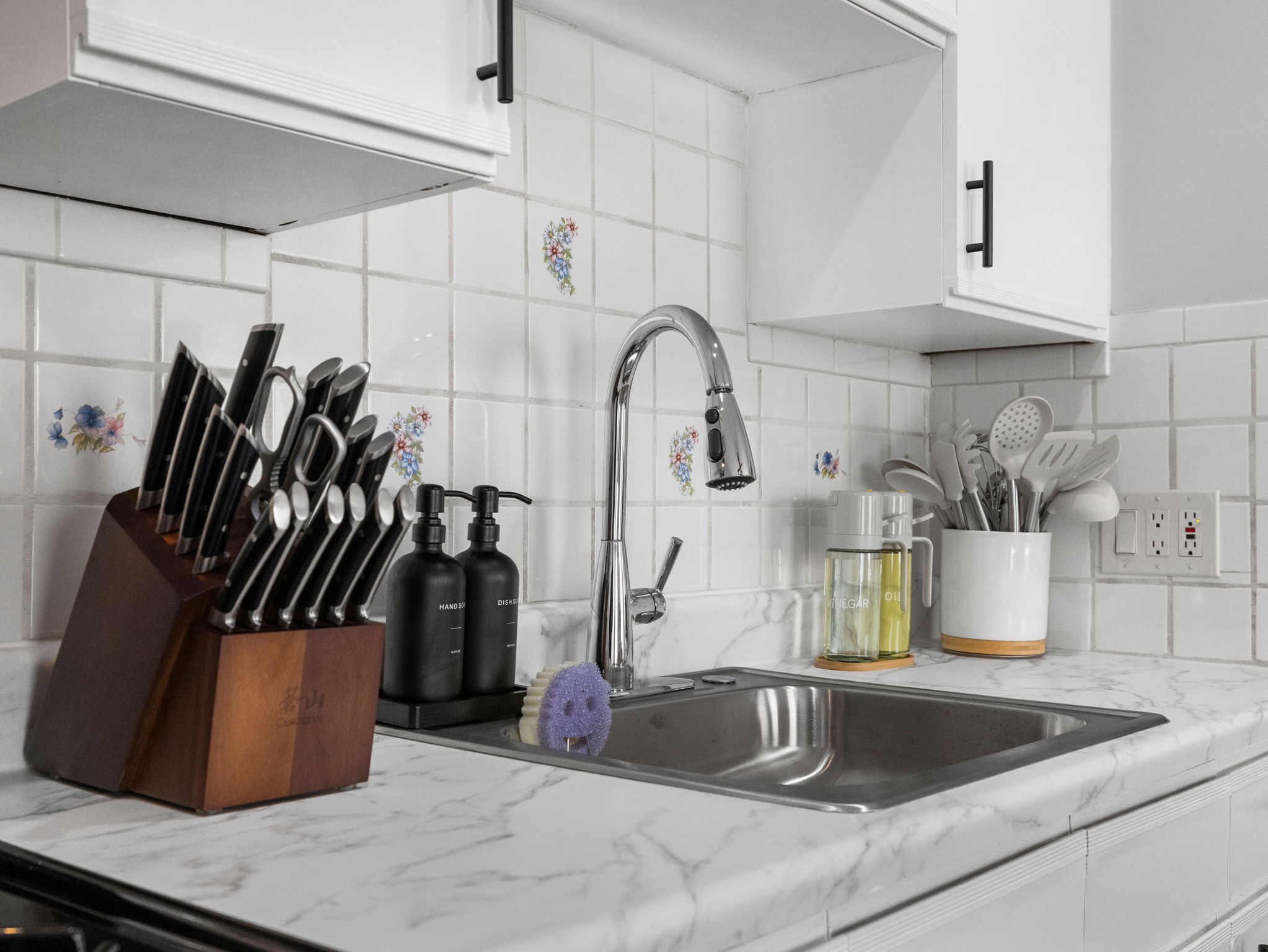 Building Photo - 168 School St