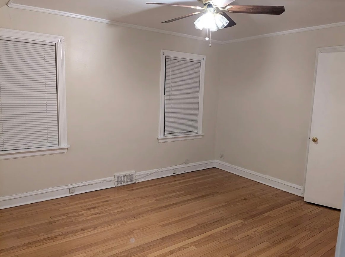 Building Photo - 10415 S Vernon Ave