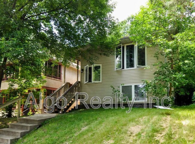 Building Photo - 2931 N Aldrich Ave