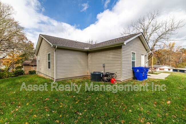 Building Photo - 112 Bennett Ln