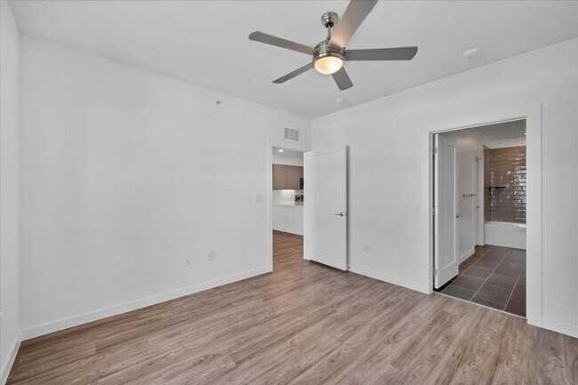 Building Photo - 4801 Springdale Rd