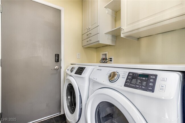 Building Photo - 7196 Cressida Ct