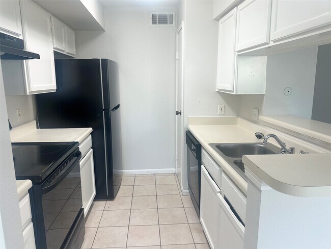 Building Photo - 2120 El Paseo St