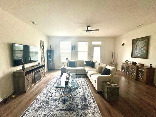 Building Photo - Scenic 3-Bed Townhome with Screened Porch, First Floor Storage & 1-Car Garage – Overlooking the G...