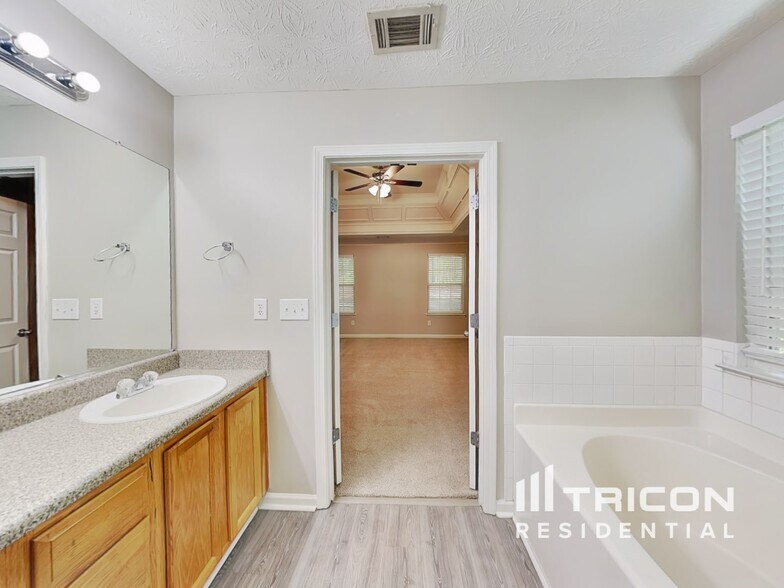 Building Photo - 4124 Waters End Ln