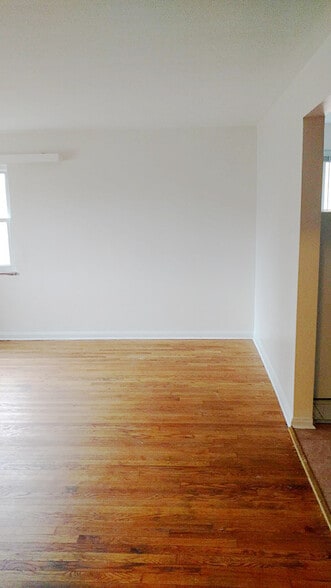 Building Photo - 6842 Montgomery Rd