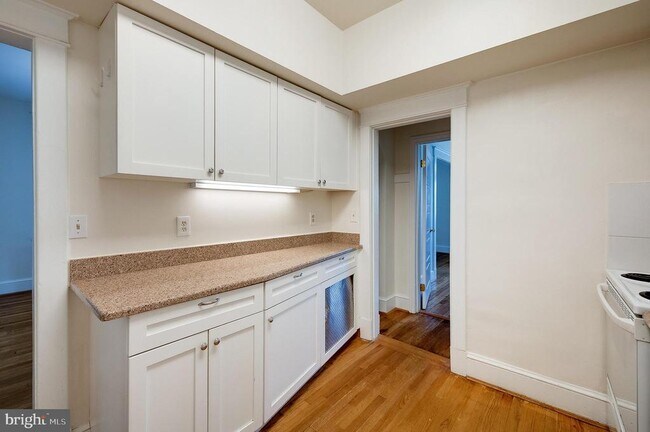 Building Photo - 4209 Ellicott St NW