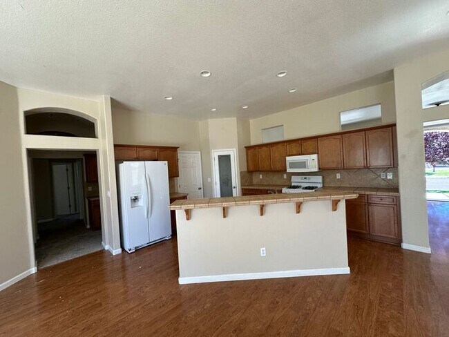 Building Photo - 1631 Caliterra Way