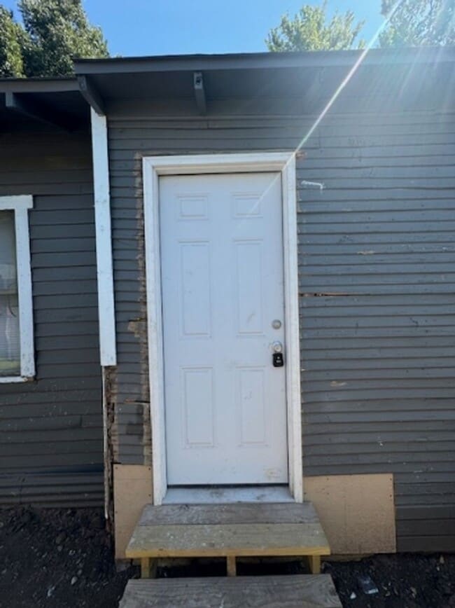 Building Photo - 1732 NW 2nd St