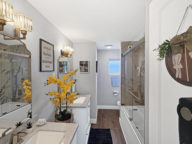 Building Photo - 100 SW 17th St