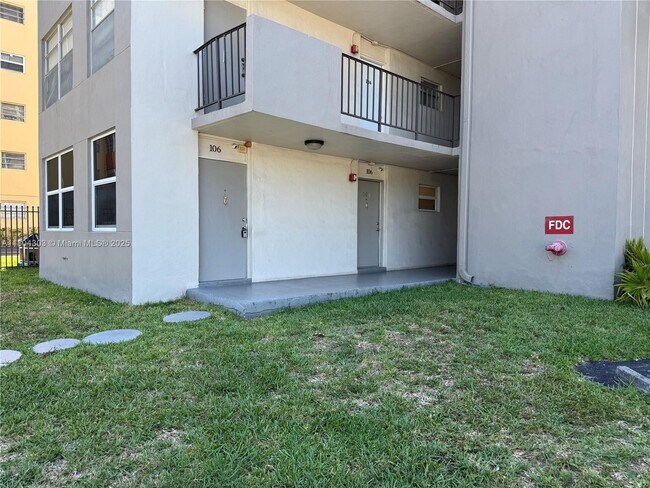 Primary Photo - 16450 Miami Dr