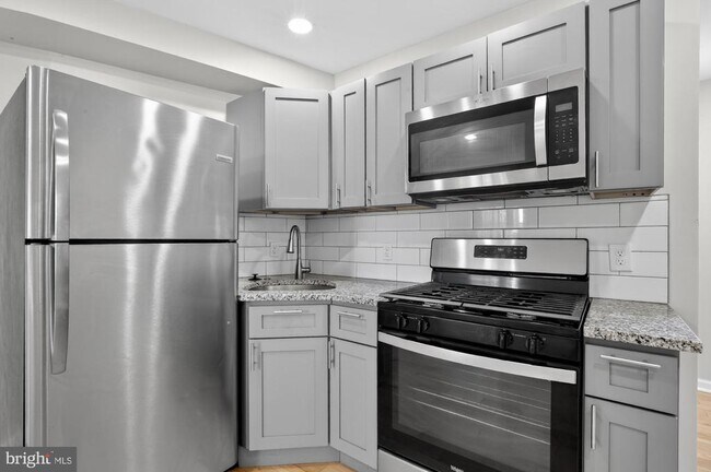 Building Photo - 2604 Frankford Ave