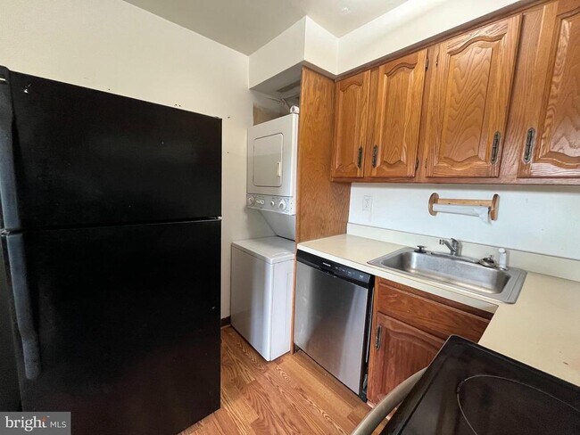 Building Photo - 200 Prince Frederick St