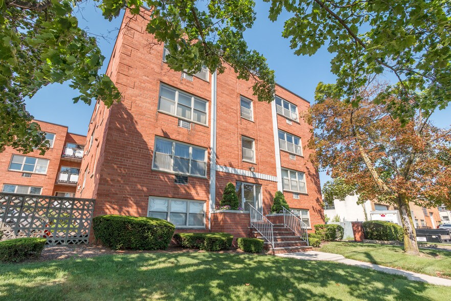 Royal Towers Hackensack, NJ Apartment Finder