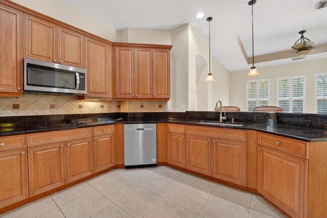 Building Photo - 854 SW St Tropez Ct
