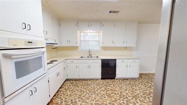 Building Photo - 355 Mont Vista Dr