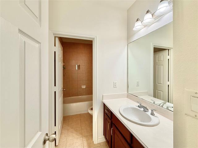 Building Photo - 2008 Grove Park Ln