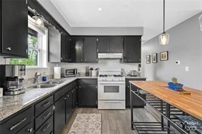 Building Photo - 110 SE 13th St