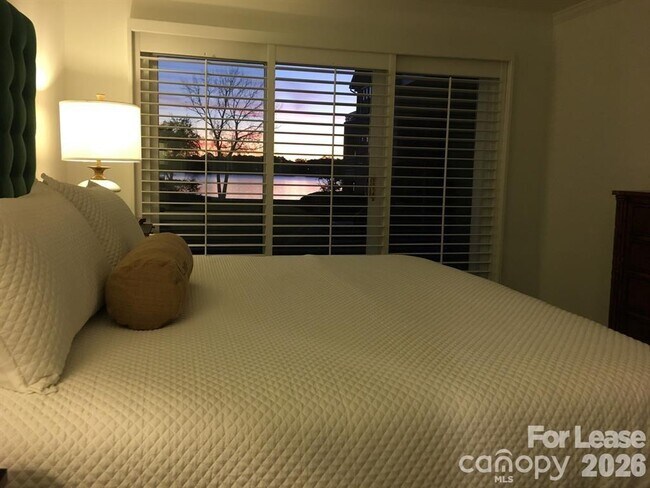 Building Photo - 646 Portside Dr